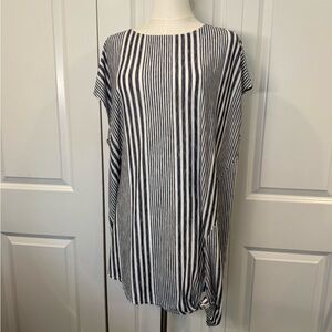 Max Studio 1X Navy and White Boxy Short Sleeve Tunic